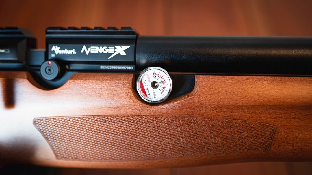 https://mv8m4obobrppt67o.public.blob.vercel-storage.com/products/nova-vista/avengex-x1-aw-wood/Nova_Vista_Avenge-X_X1-AW_Wood_Detalhe_manometro_do_cilindro-mSEYtLWwfZmmwo9OXfomaYg0m8HMqc.jpg